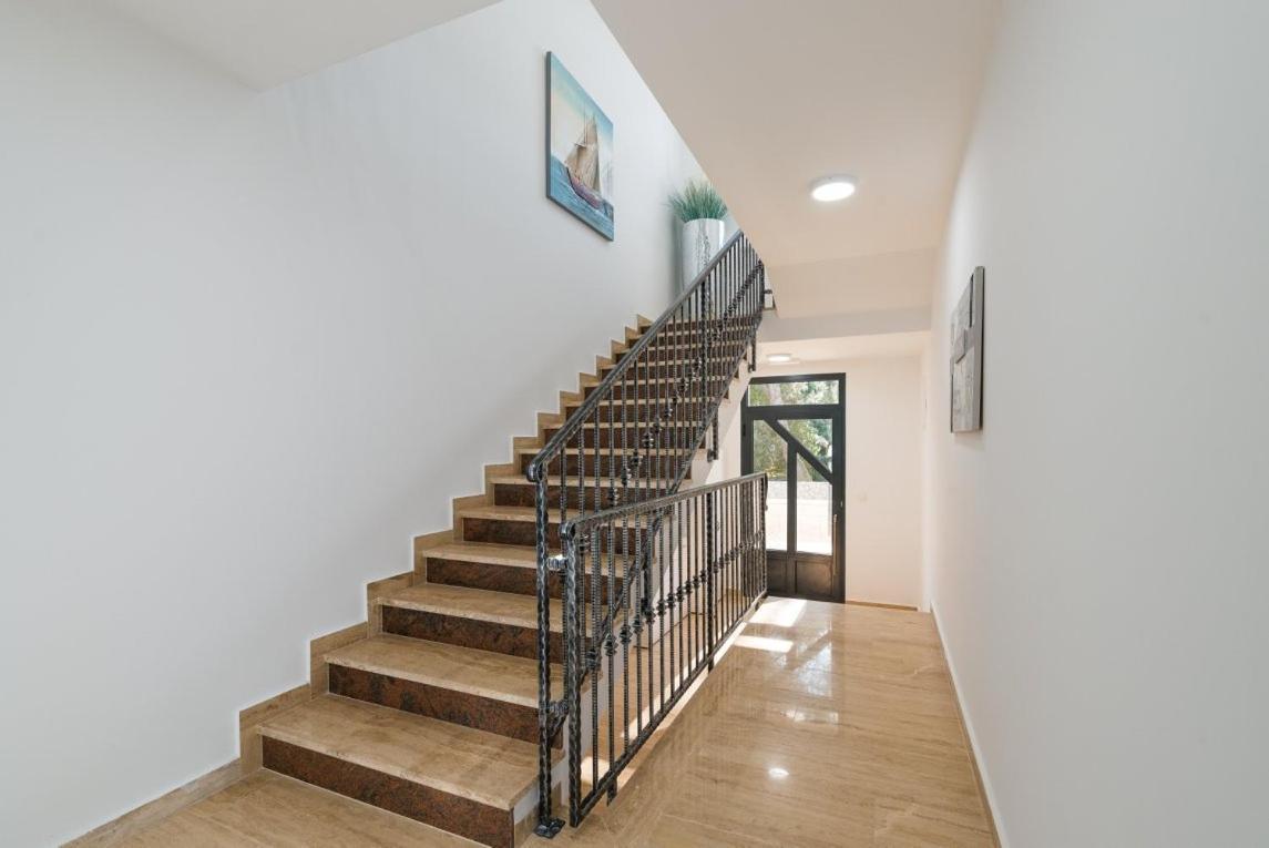 Apartmann Vir Exterior foto